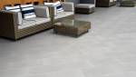 terrasse carrelage avec fauteuil 