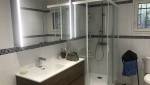 Salle de bain après changement cabine de douche et meuble vasque  - Cassis - (13260)