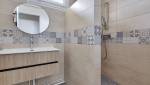 Carrelage grand format dans la salle de bain