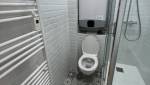 Salle de bain rénovée WC et douche
