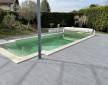 Terrasse et tour de la piscine