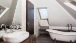 Aménager une salle de bains sous combles à Tours.