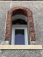 Nouvelle fenêtre dans une ouverture anciennement condamnée de maison - Morléon 79