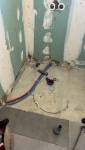 Détail douche à l'italienne - Préparation du sol - maçon 73, peintre 73, électricien 73, plombier 73, plaquiste 73, carreleur 73, menuisier 73maçon 73, peintre 73, électricien 73, plombier 73, plaquiste 73, carreleur 73, menuisier 73