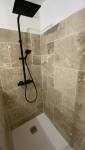 Douche dans une salle de bain rénovée La Maison Des Travaux Ales