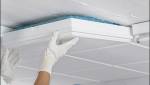 Rénovation plafond pose de plaques polystyrène pour faux-plafond