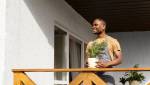 Installation d'un garde-corps de balcon en bois - Valence 26
