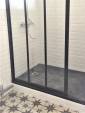 Une salle de bains dans un esprit vintage rétro, rénovation complète sur Lyon 9ème : douche en cours 