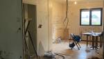 Vue Avant : une cuisine spacieuse ouverte sur le séjour ( Dardilly, 69570)