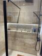 Rénovation d'une salle de bain étroite