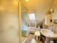 Ancienne salle de bain en sous-pente dans maison en rénovation - Nantes 44200