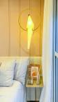 Eclairage moderne et original dans une chambre à coucher - Le Chesnay