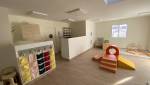 salle d'éveil et vestiaire enfant micro crèche La Maison Des Travaux Alès