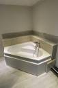 Salle de bain V - Baignoire d'angle- architecte 73, décorateur intérieur 73, peintre 73, carreleur 73, plaquiste 73, plombier 73, électricien 73