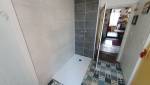 Travaux en Cours de Rénovation de Salle de Bain : Mise en Place des Équipements