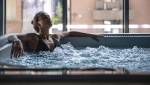Installation d'un bain à remous à l'intérieur dans une extension de maison - Valence 26