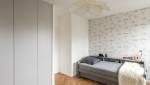 Chambre d'enfant avec papier peint de montgolfières à Paris 8e