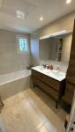 Salle de bain enfant finition bois La Maison Des Travaux Alès