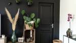 Déco intérieur entrée mur et porte noirs