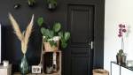 Déco intérieur entrée mur et porte noirs