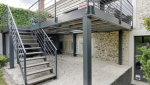 Joli mariage de la structure métallique et du bois, par La Maison Des Travaux