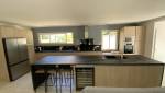 Cuisine ouverte moderne La Maison Des Travaux Alès