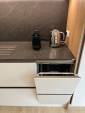  Lave-vaisselle encastré dans une cuisine équipée moderne - Nantes 44000