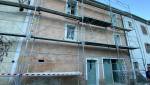 Façade en cours de rénovation en centre ville à Alès 30100