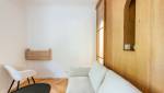 Détente assurée avec ce canapé-lit moderne et confortable à Paris 16e