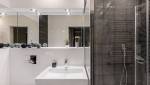  salle de bain avec douche