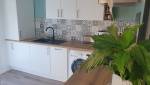 Aménagement cuisine moderne à Bruz avec décoration sur-mesure