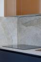 Fontaines Saint Martin (69270) : zoom sur le plan de travail en granit "Perla Venata"