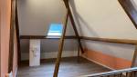 Un espace de jeux ouvert pour les petits enfants 