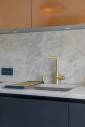 Fontaines Saint Martin (69270) : evier avec cuve sous plan et robinetterie laiton