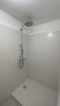 Douche dans garage aménagé La Maison Des Travaux Alès
