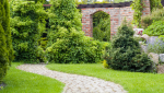 Allée de jardin