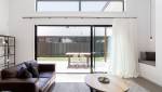 vue sur les fenetres cote jardin