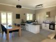 Neuville (69250) : rénovation intérieure avec création d'un sas d'entrée et nouvelle décoration du séjour et de la cuisine