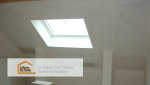 es artisans qualifiés proposé par Yohan Le Gourrierec ont entamé les travaux en préparant la structure pour accueillir le Velux. 