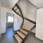  Pose d'un escalier intérieur menant à l'étage après la surélévation de la maison - Pérols 34470