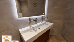 Rénovation toilettes Méribel, Carrelage personnalisé montagne, Toilettes design ski, Artisan rénovation Alpes