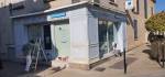 Travaux de ravalement de façade en cours sur un local professionnel - Brie-Comte-Robert 77170