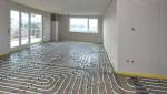 Préparation du sol pour une installation de chauffage moderne.