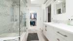 Une salle de bain attenante au dressing - Houdan