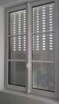 Fentre en bois peint