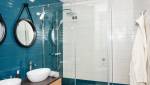 salle de bain blanc et bleu Muret