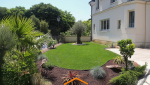 jardin arriere en plein printemps