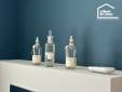 mur peinture bleu fonce salle de bain vannes