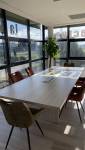 Espace de travail dans les bureaux de l'agence La Maison Des Travaux de Montauban 82