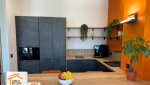 installation cuisine design, cuisine moderne entreprise, rénovation agence commerciale, espace convivial entreprise, courtier en travaux albertville